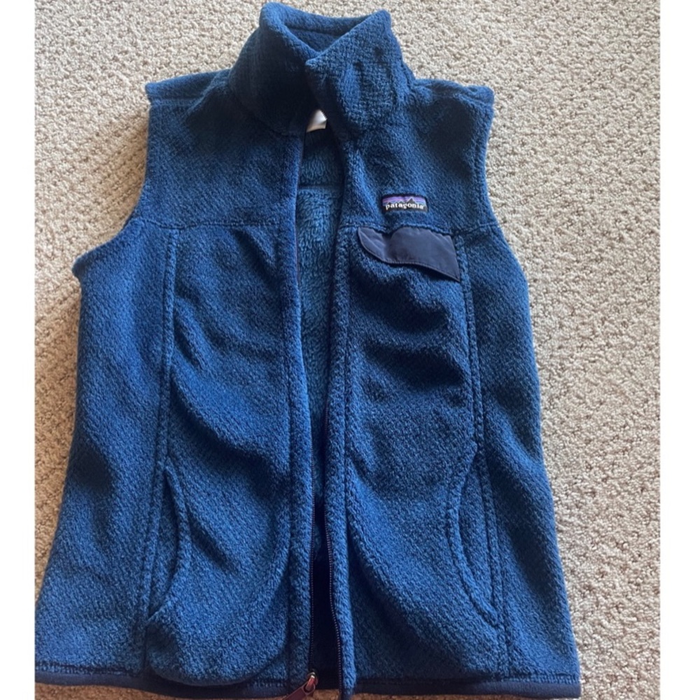 Navy blue Patagonia vest. Women’s XS